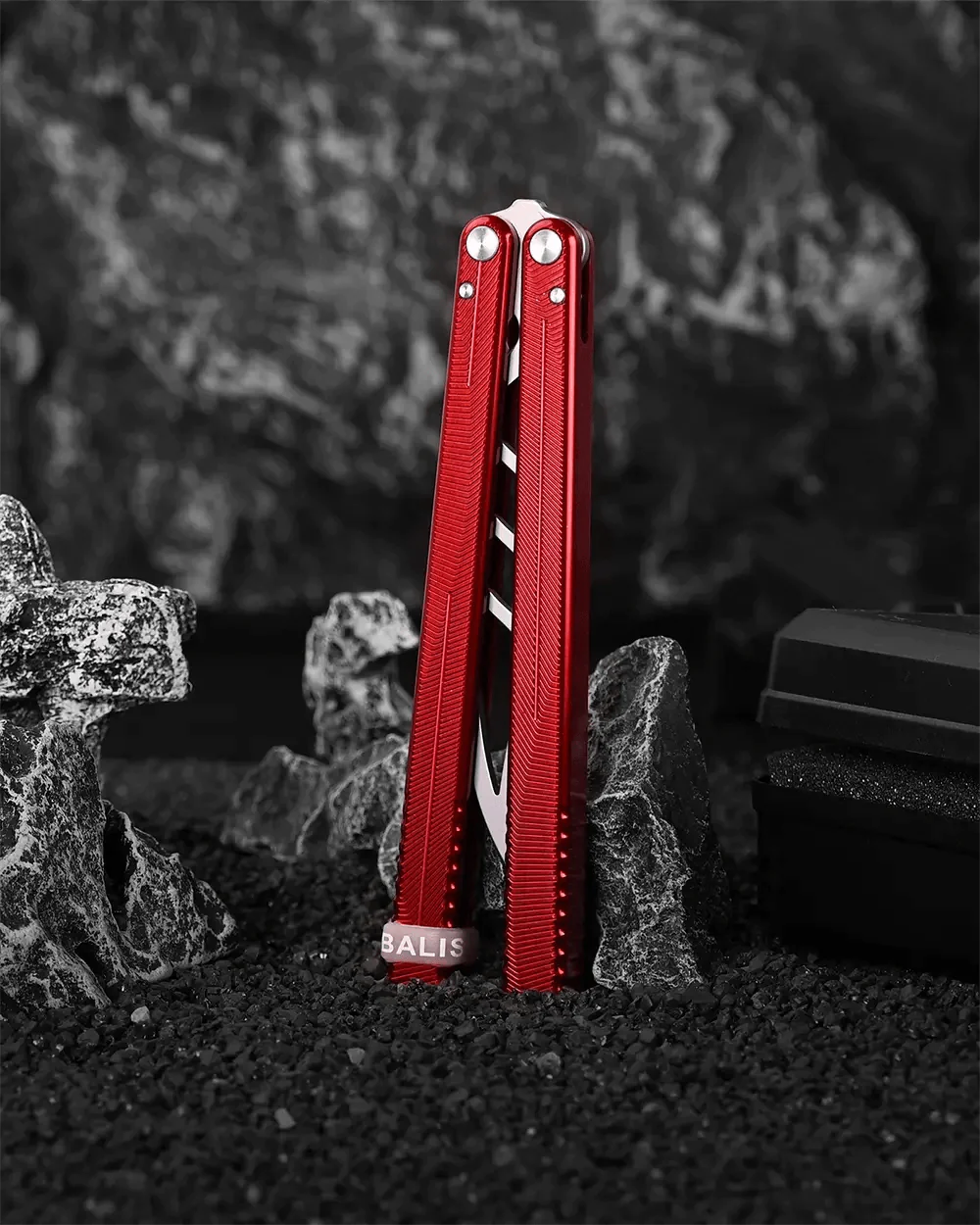nabalis_butterfly_knives_hydra-with-bottle-opener-red-closed-1