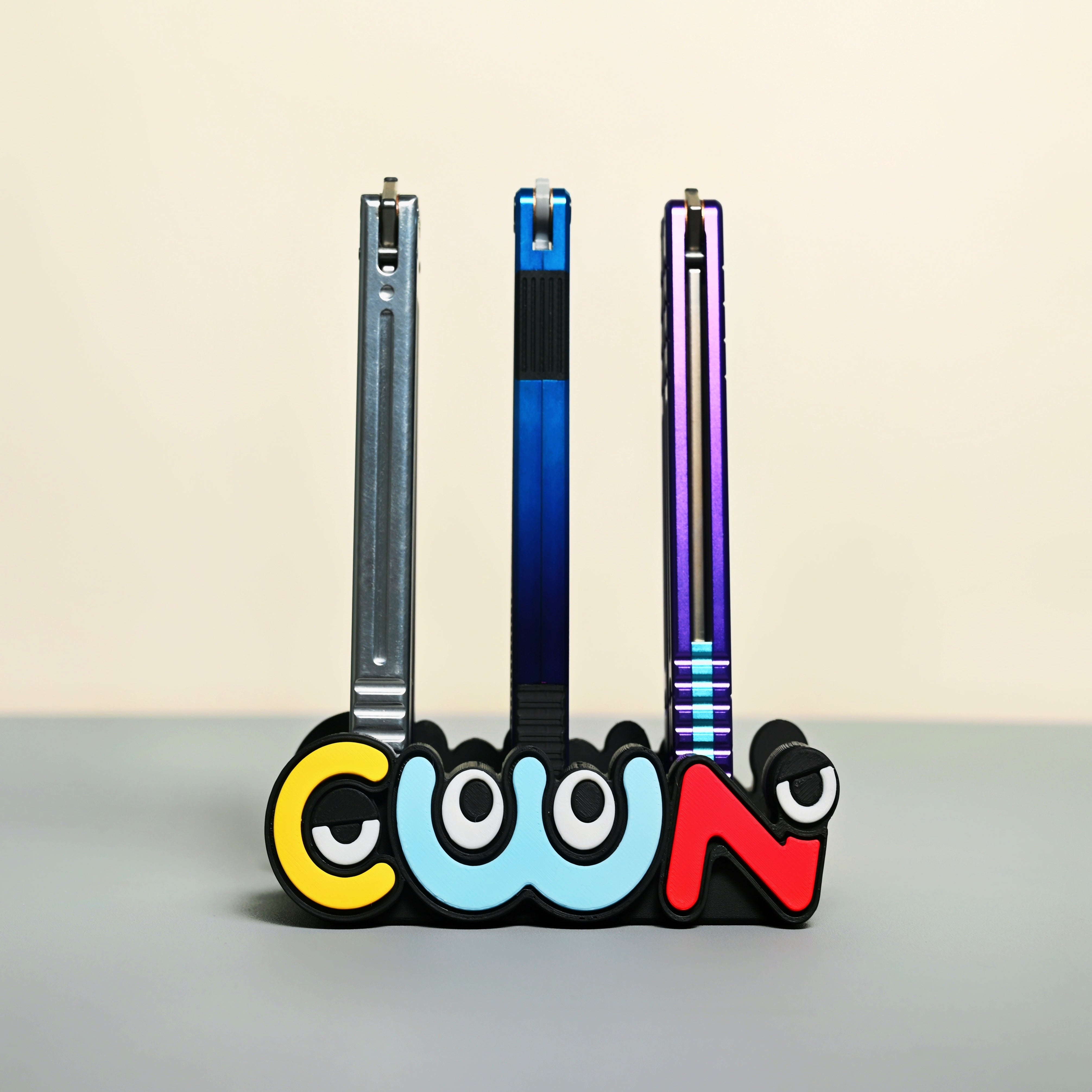 Magnetic CWN-themed Balisong Stand